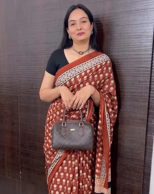 Dusky_Flame_-_Dark_Saffron_Saree_with_Black_Contrast_Blouse