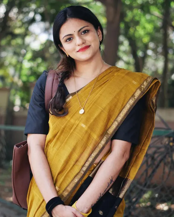 Mustard_Yellow_Color_Premium_Cotton_Silk_Saree_With_Classy_Blouse