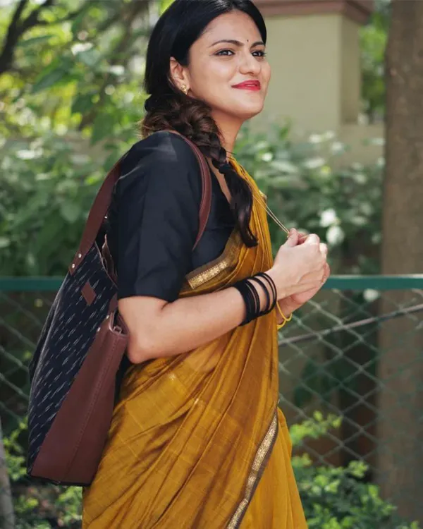 Mustard_Yellow_Color_Premium_Cotton_Silk_Saree_With_Classy_Blouse