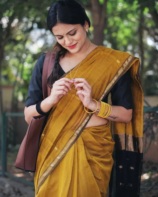Mustard_Yellow_Color_Premium_Cotton_Silk_Saree_With_Classy_Blouse