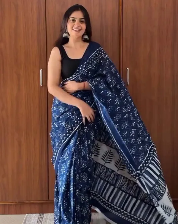 Blue_Eclipse_-_Blue_Linen_Saree_with_Black_Blouse_Piece