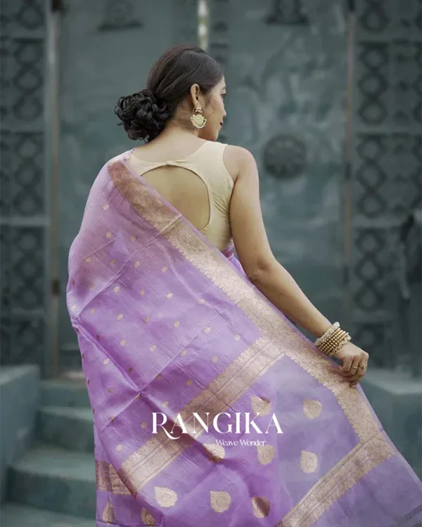 Purple_Color_Premium_Cotton_Silk_Saree_With_Classy_Blouse_and_tassels