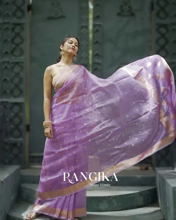 Purple_Color_Premium_Cotton_Silk_Saree_With_Classy_Blouse_and_tassels
