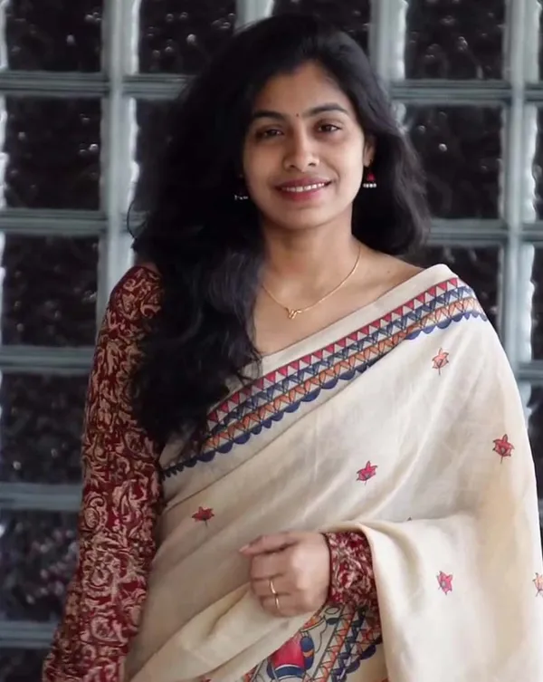 Noor-e-Maroon_-_Cream_Linen_1-Minute_Ready_to_Wear_Saree_with_Maroon_Blouse_Fabric