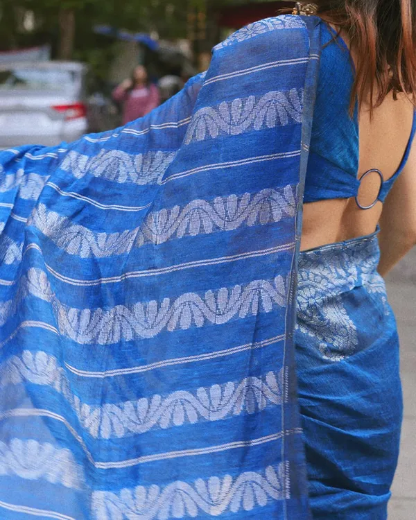 Nilaya_Luxe_-_Blue_Linen_Saree_with_Premium_Design_&_Matching_Blouse