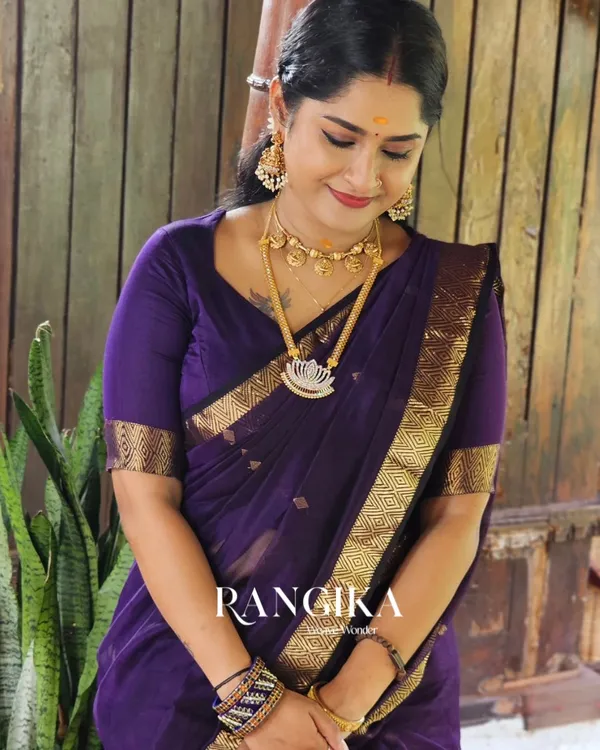 Purple_Premium_Cotton_Silk_Saree_With_Classy_Blouse_and_tassels