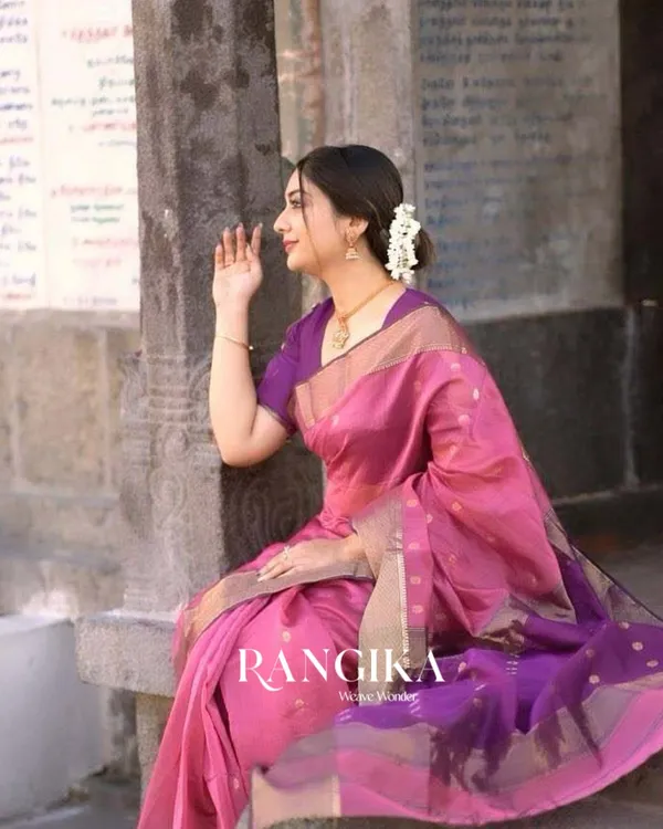Lavender_Color_Premium_Cotton_Silk_Saree_With_Classy_Blouse_and_tassels