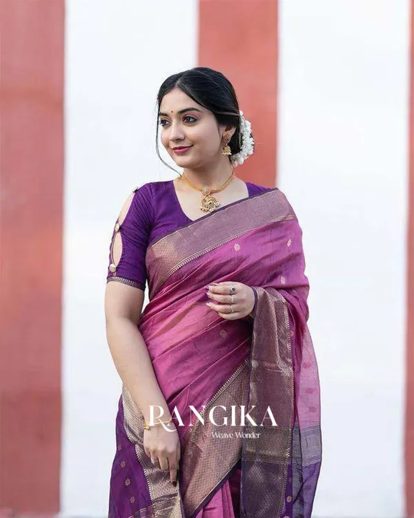 Lavender_Color_Premium_Cotton_Silk_Saree_With_Classy_Blouse_and_tassels