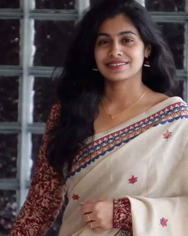 Noor-e-Maroon_-_Cream_Linen_Drape_with_Maroon_Blouse_Fabric