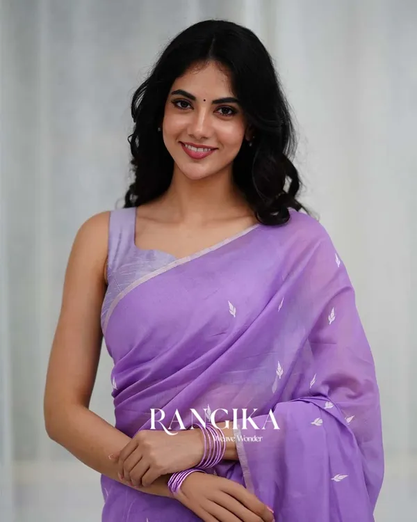 Lavender_Color_Cotton_Silk_Saree_with_Calssy_Blouse_and_tassels