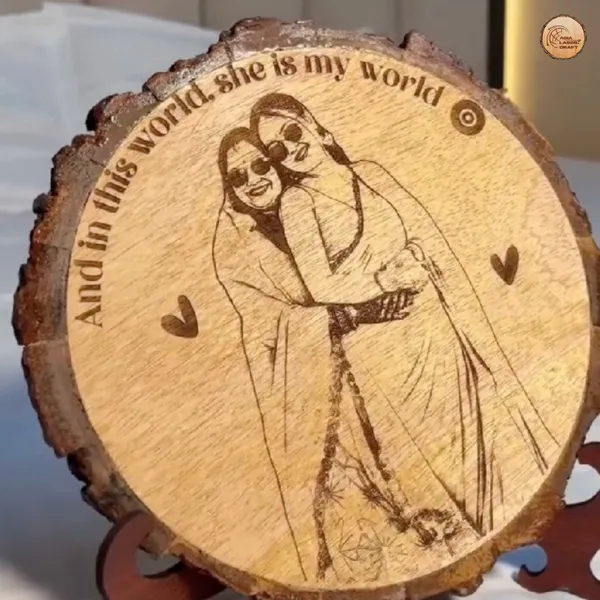 Customizable_Engraved_On_Wood_Photo_Frame_–_Round_Shape
