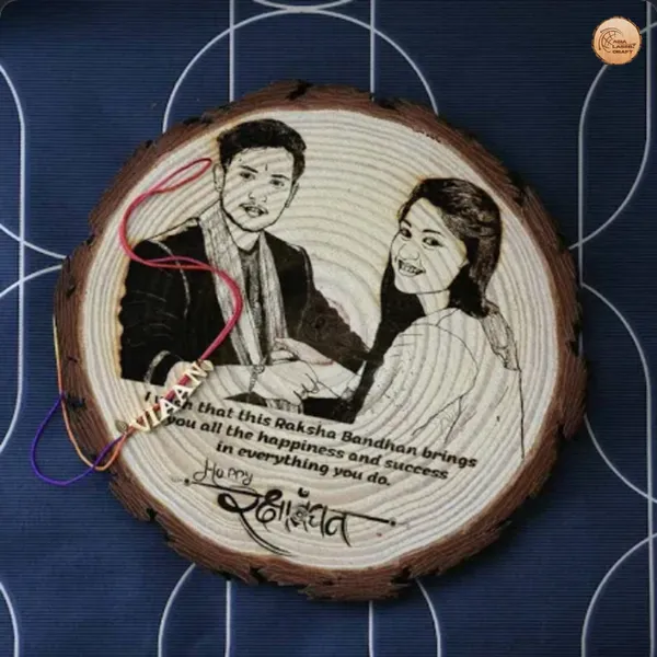 Customizable_Engraved_On_Wood_Photo_Frame_–_Round_Shape