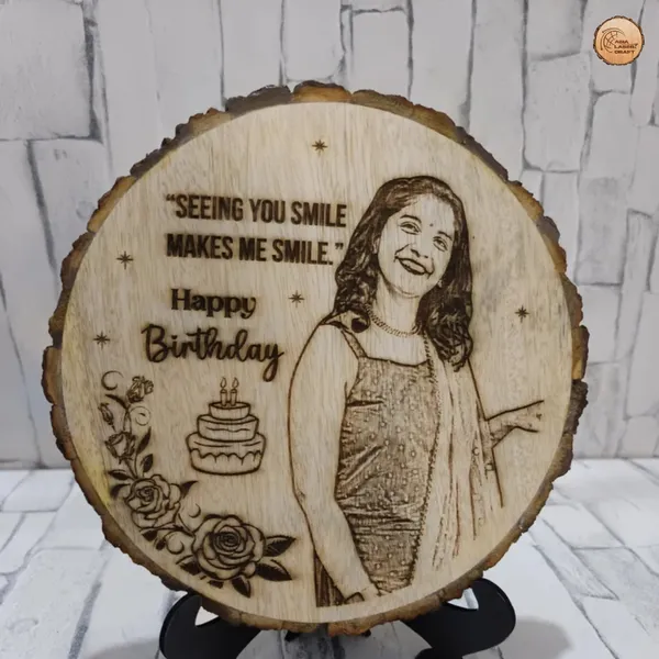 Customizable_Engraved_On_Wood_Photo_Frame_–_Round_Shape