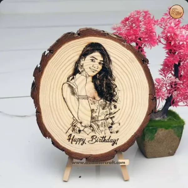 Customizable_Engraved_On_Wood_Photo_Frame_–_Round_Shape