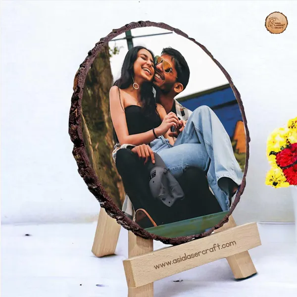Customizable_UV_Printed_Photo_Frame_–_Round_Shape_|_Engraved_On_Wood