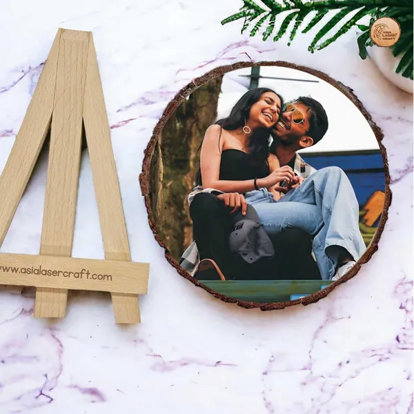Customizable_UV_Printed_Photo_Frame_–_Round_Shape_|_Engraved_On_Wood