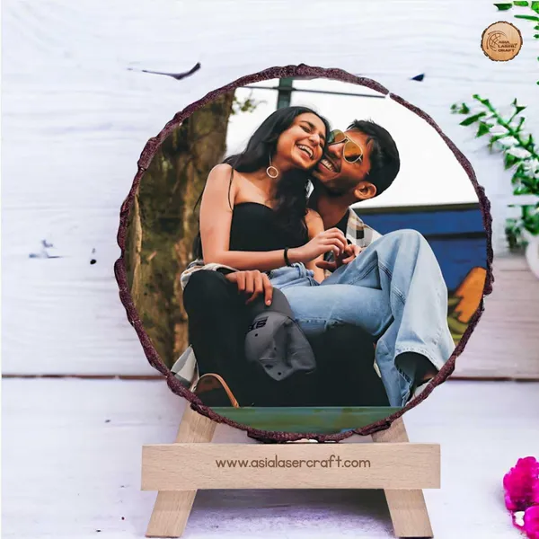 Customizable_UV_Printed_Photo_Frame_–_Round_Shape_|_Engraved_On_Wood
