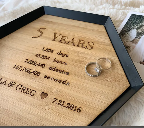 Customizable_Heart_&_Couple_Names_Engraved_On_Wood_Frame_For_Wedding_Gift