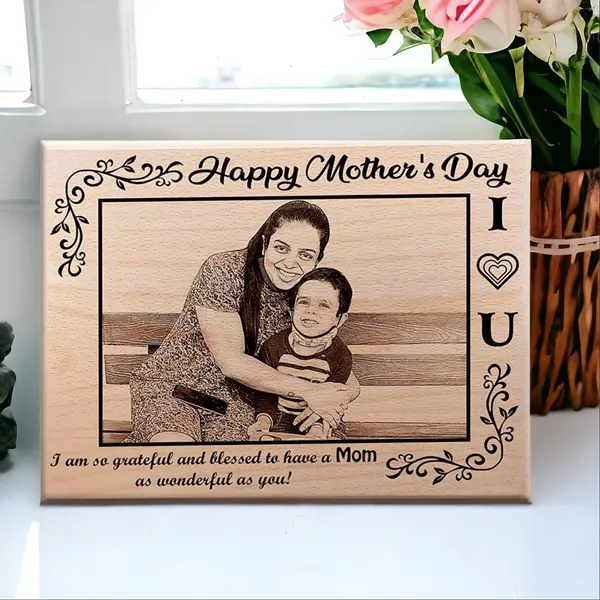 Mom'S_Love_Quote_Engraved_On_Wood_Frame_For_Mothers'_Birthday