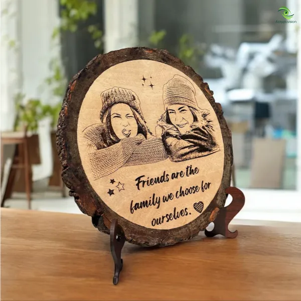 Customizable_Engraved_On_Wood_Photo_Frame_–_Round_Shape