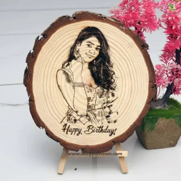 Customizable_Engraved_On_Wood_Photo_Frame_–_Round_Shape