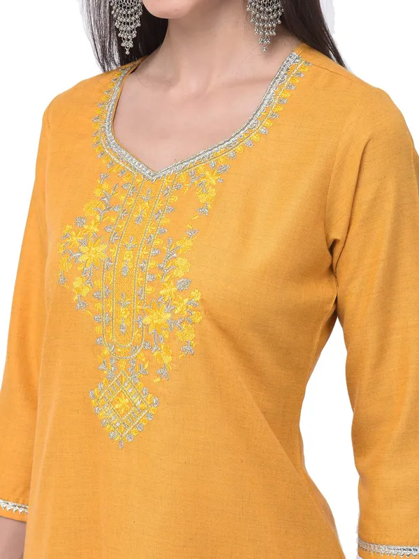 Orange_Viscose_Premium_&_Elegant_Kurta_&_Pant_For_Women