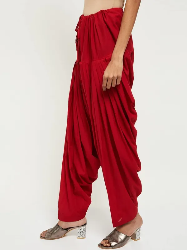 Diamo_Salwar_Pants_With_Drawstring_Closure