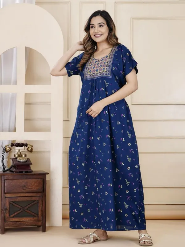 Cotton_Embroidered_Nightgown_With_Pockets_For_Women