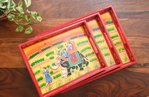 Antique_King_Procession_Handpainted_Wooden_Tray_-_Set_Of_3