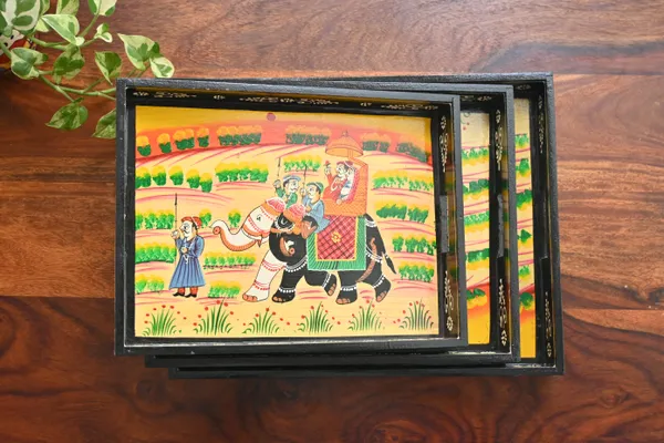 Antique_King_Procession_Handpainted_Wooden_Tray_-_Set_Of_3