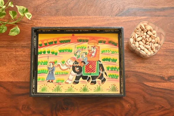 Antique_King_Procession_Handpainted_Wooden_Tray_-_Set_Of_3