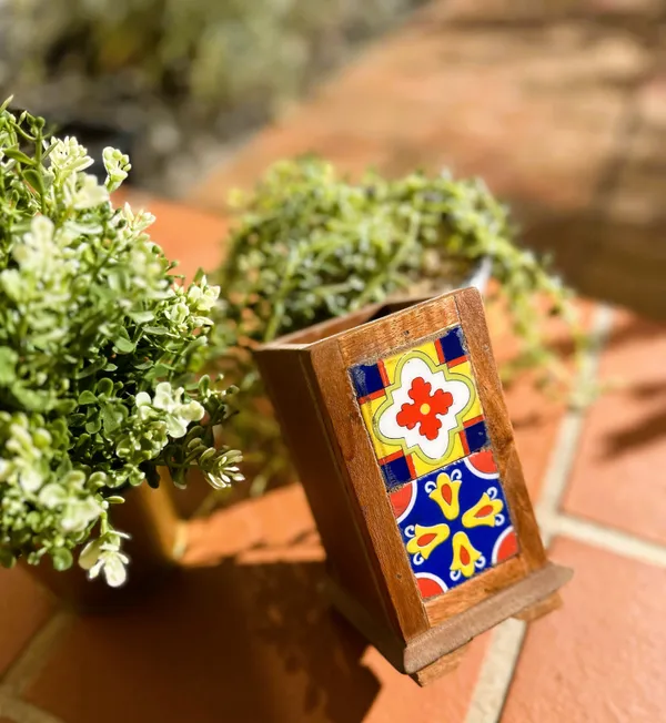 Timeless_Mosaic_Multifunctional_Holder_Stand