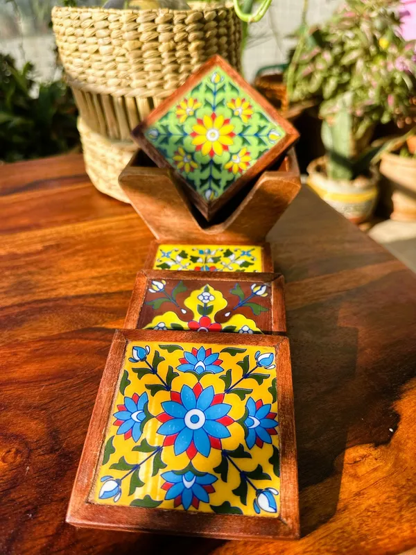 Heritage_Blue_Pottery_Wooden_Coasters_-_Set_Of_4