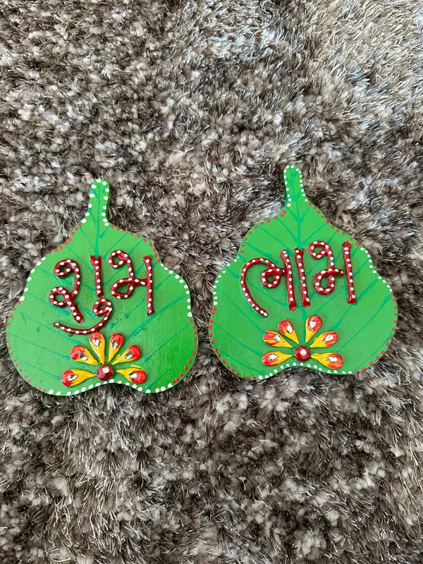 Artistic_Green_Wooden_Shubh_&_Labh
