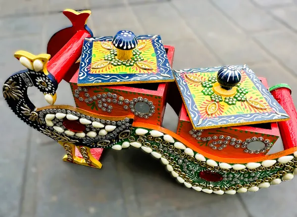 Muti-Purpose_Beaded_Peacock_Organiser