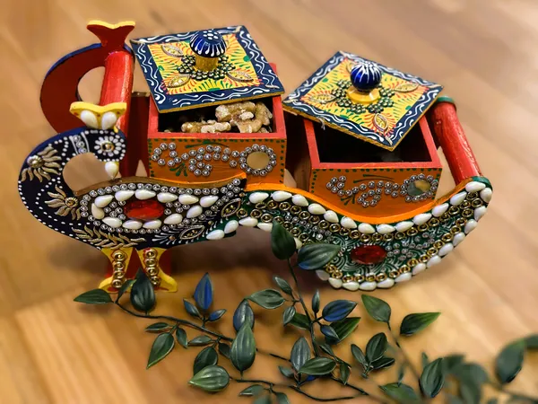 Muti-Purpose_Beaded_Peacock_Organiser