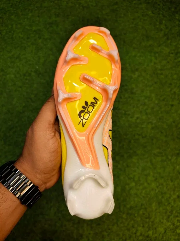 Yellow_Air_Zoom_Mercurial_Vapor_15_Low_Ankle_Football_Boots_With_Lace_For_Unisex