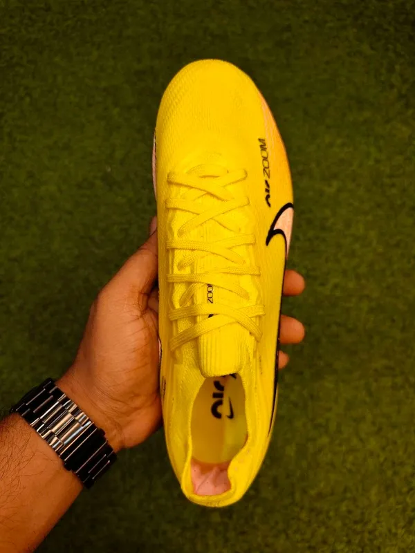 Yellow_Air_Zoom_Mercurial_Vapor_15_Low_Ankle_Football_Boots_With_Lace_For_Unisex