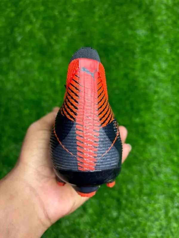 Black_&_Red_Ultra_Football_Boots_With_Lace_For_Unisex