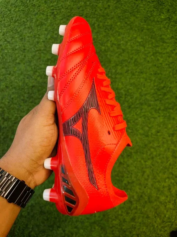 Neo_Red_Mizuno_Morelia_Football_Boots_With_Lace_For_Unisex