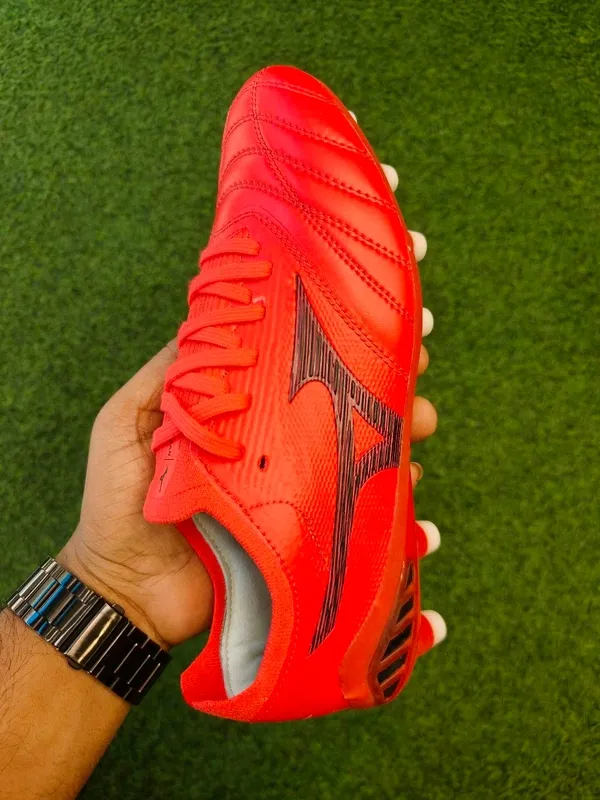 Neo_Red_Mizuno_Morelia_Football_Boots_With_Lace_For_Unisex
