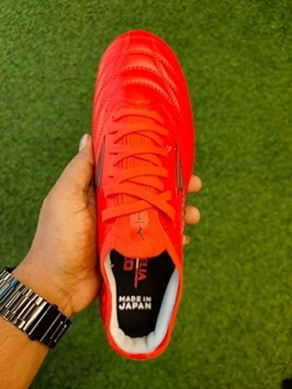Neo_Red_Mizuno_Morelia_Football_Boots_With_Lace_For_Unisex
