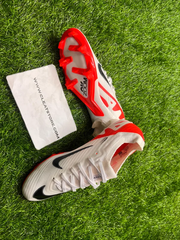 White_&_Red_Air_Zoom_Mercurial_Low_Ankle_Football_Boots_For_Unisex