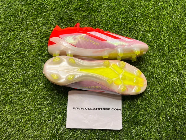 Red_Crazy_Fast_Low_Ankle_Football_Boots_For_Unisex