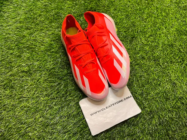Red_Crazy_Fast_Low_Ankle_Football_Boots_For_Unisex