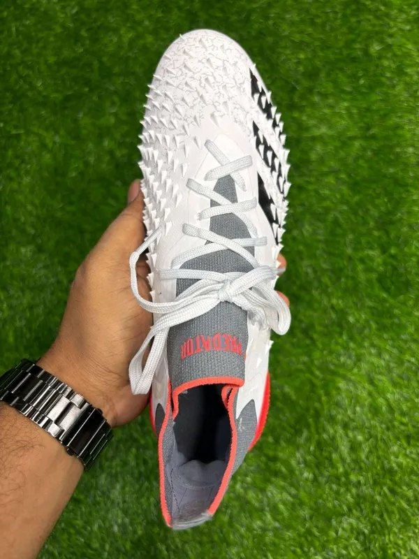 White_Predator_Freak_High_Top_Football_Boots_With_Lace_Fg_For_Unisex