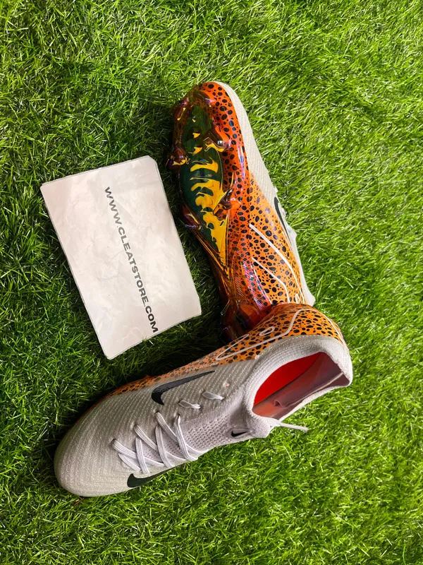 White_&_Yellow_Mercurial_Vapor_16_Elite_Electric_Low_Ankle_Football_Boots_For_Unisex