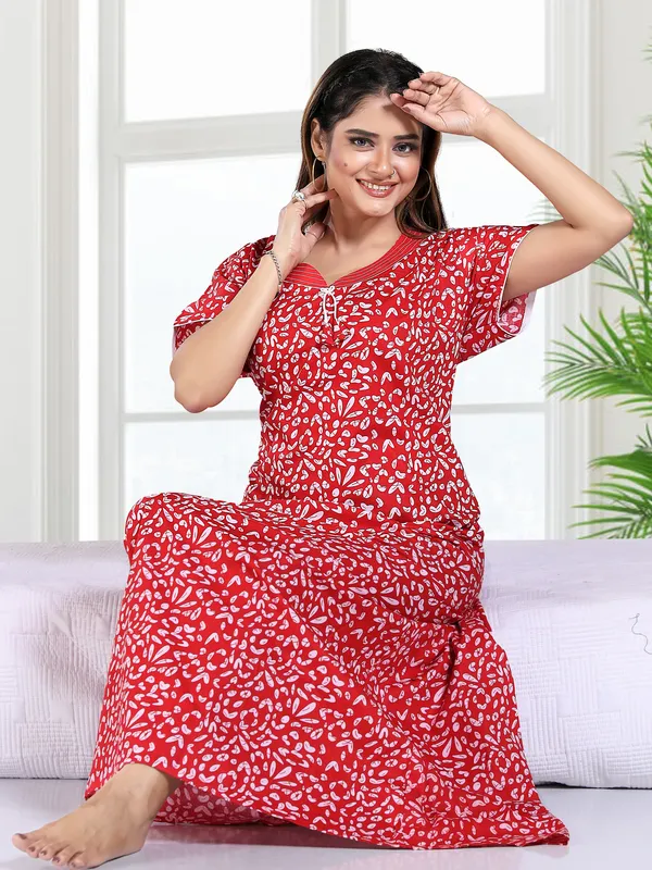 Red_Cotton_Printed_Regular_Nighty_For_Women