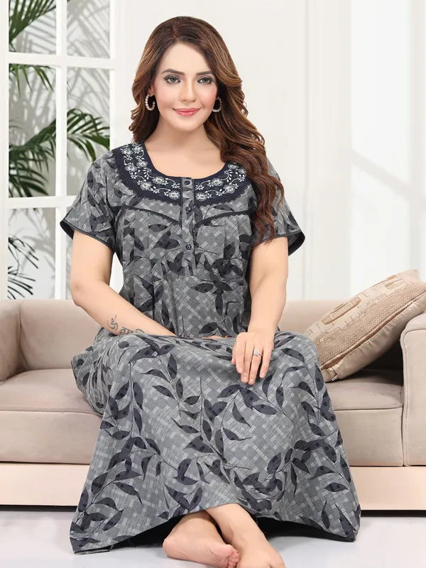 LIFE-TALE_Women_Nightdress_(Grey)