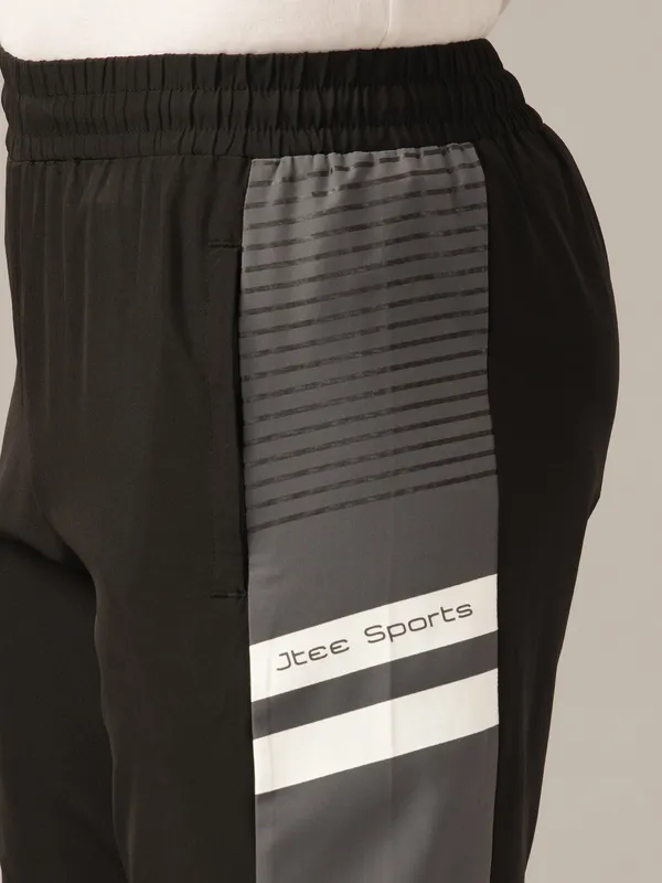Sprint_Line_Shorts